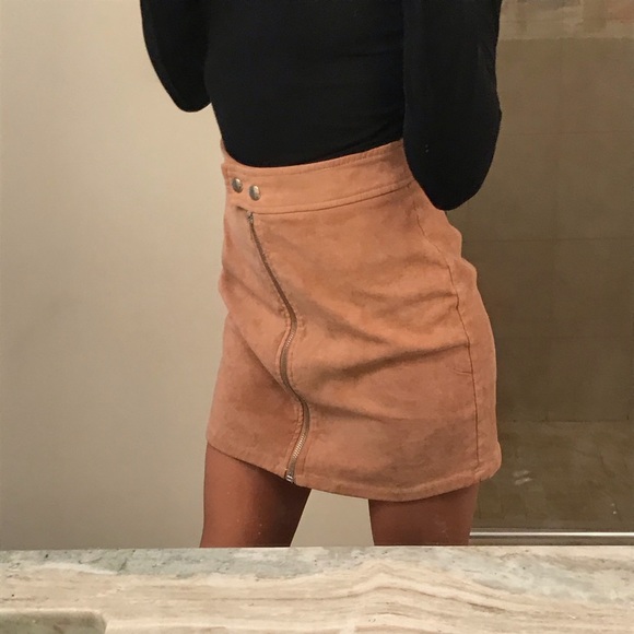 Kendall & Kylie Dresses & Skirts - Kendall and Kylie skirt